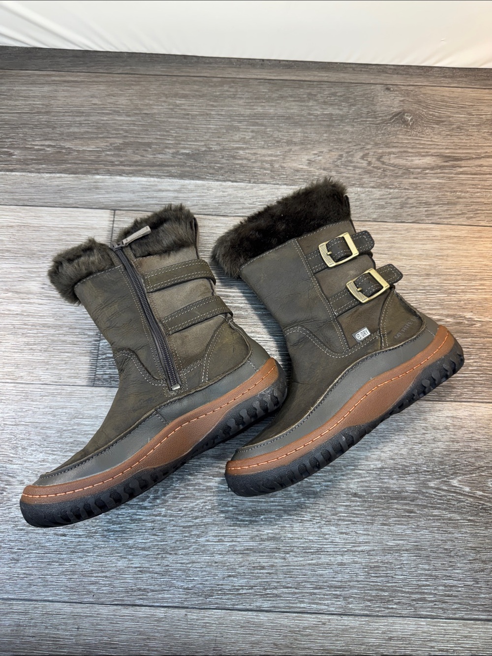 Merrell Olive Faux-Fur Winter Zip Boots with Buckle Straps woman’s SZ 6 (h168)